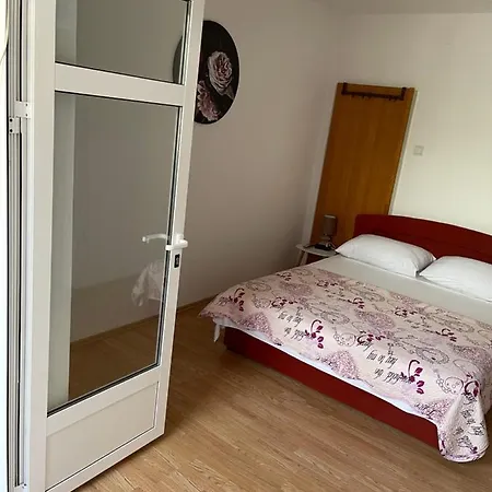 Frane Apartament Tribalj