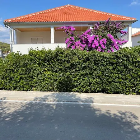 Frane Apartmán *